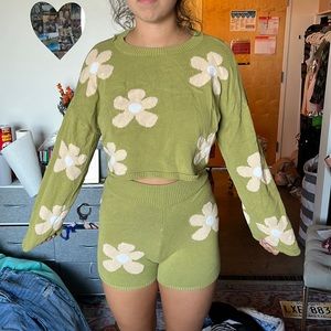 KNIT FLOWER SET MEDIUM